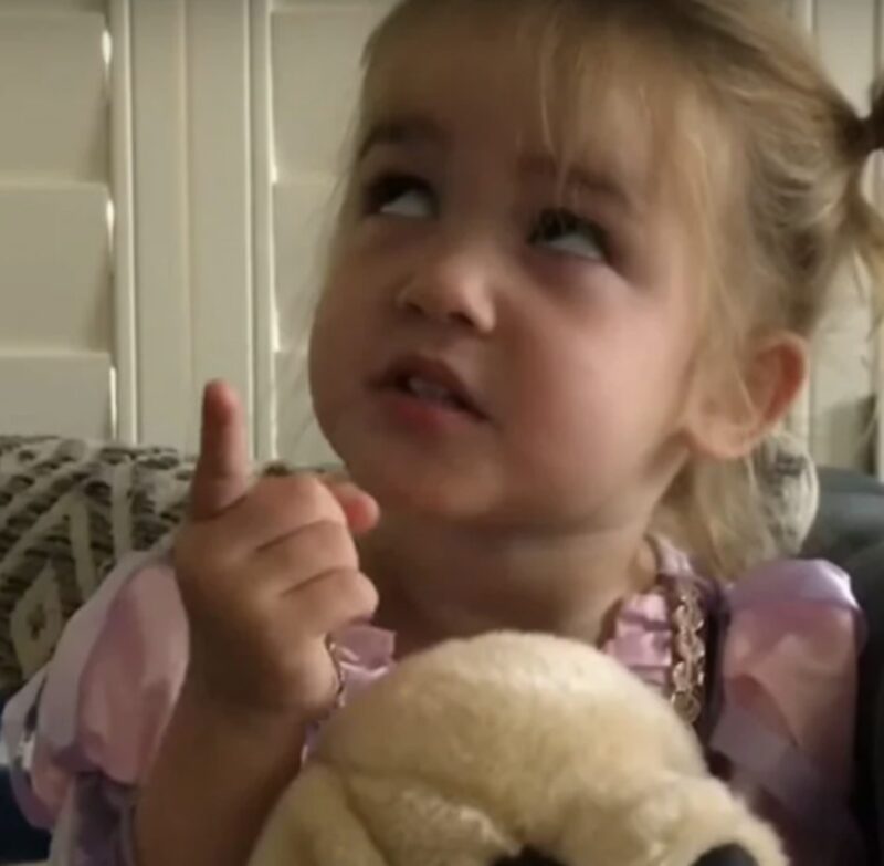 Mamá inscribe a Mila en preescolar y su resumen del primer día tiene a todos divididos