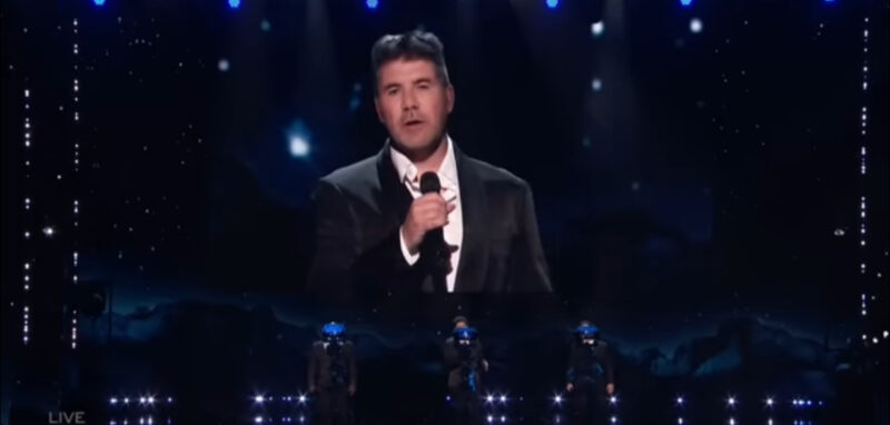 ¡Fue algo inolvidable! Simon Cowell e hijo cantan una versión adorablemente angelical de "Don't Stop Believin"