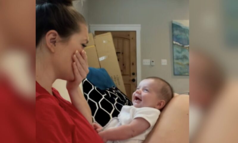 ¡La primera risa del bebé captada en video y mamá tiene la mejor reacción!