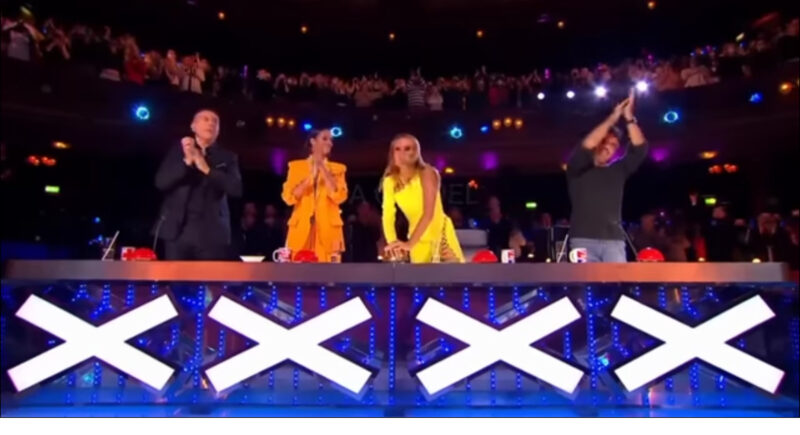 ¡Simon Cowell palideció y se cayó de la silla! ¡Todos están en shock! El público lloró por su actuación.