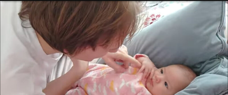 ¡Este video debería obtener un millón de visitas! Niña disfrutando del amor de su padre