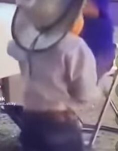 El vaquero de Little Bitty realiza grandes movimientos de baile y obtiene millones de visitas
