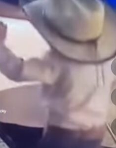 El vaquero de Little Bitty realiza grandes movimientos de baile y obtiene millones de visitas