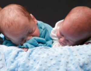 En lugar de un hijo, se convirtió en madre de cuatro a la vez: la verdadera sorpresa de la naturaleza