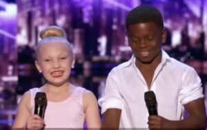 ¡Cómo estos dos sorprendieron a todos con su actuación! ¡Simon Cowell ha perdido la capacidad de hablar! ¡Tienes que verlo!