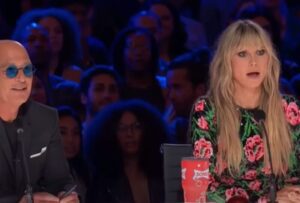 Esta mujer especial comienza a cantar, ¡pero su voz inusual deja a todos atónitos! ¡Simon no podía creerlo! ¡Hay que verlo!