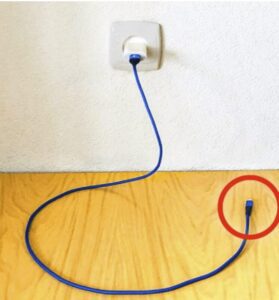 ¡Vamos a descubrir por qué no se debe dejar el cargador conectado a la toma de corriente sin tu teléfono! ¡Razones interesantes!