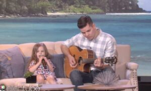 ¡Este emotivo dueto entre padre e hija ha sorprendido a toda la red! ¡Vamos a ver juntos cómo el padre reacciona a las conmovedoras palabras de su hija!