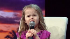 ¡Este emotivo dueto entre padre e hija ha sorprendido a toda la red! ¡Vamos a ver juntos cómo el padre reacciona a las conmovedoras palabras de su hija!