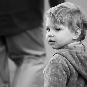 ¡Una historia que no te dejará indiferente! Este maravilloso niño en mi jardín hizo algo que lo cambió todo. ¿Qué hizo? ¡Vamos a descubrirlo!