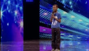 "¡Este niño sorprendió a todos con su actuación! ¡El público lloró durante su presentación! ¡Nadie esperaba eso de él!"