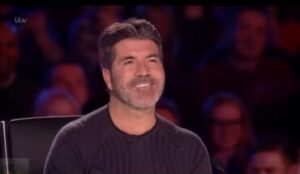 Primero no creían que ella cantaría esa canción en particular, pero luego, cuando la niña comenzó a cantar, ¡todos quedaron sorprendidos! ¡Tiene una voz especial! ¡Esto hay que verlo!