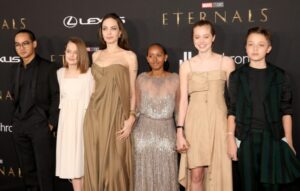 «¿Por qué Shiloh parece una persona desaliñada y vulgar?»: ¡El aspecto de la hija de 18 años de Jolie y Pitt sorprende a la gente!