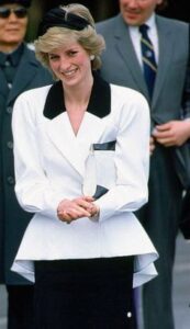 "Madre tierna y esposa engañada: ¡las fotografías más conmovedoras de la princesa Diana se mostrarán al público!"