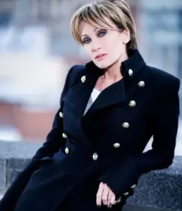 ¡Mademoiselle que canta blues: un amor imposible con Alain Delon! Detalles interesantes sobre ellos