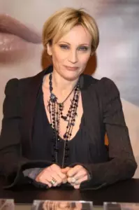 ¡Mademoiselle que canta blues: un amor imposible con Alain Delon! Detalles interesantes sobre ellos