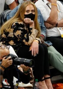 "¡Muy diferentes! Los fans sospechan que la cantante Adele ha hecho algo muy extraño. ¡Fotos impactantes!"