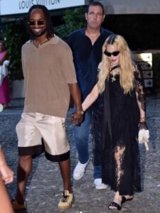 ¡Los paparazzi lograron captar a Madonna y su nuevo amor! ¡Fotos impactantes!