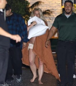 ¡Britney Spears está en medio de otro escándalo! ¿Qué le ha pasado? ¡Noticias impactantes y fotos!