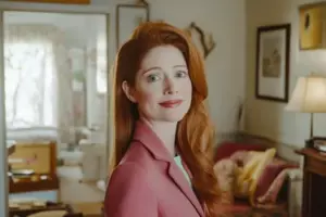 Una chica sin hogar le pregunta a una mujer millonaria: "¿Puedo comerme tus sobras?" - Y ella lo cambia todo