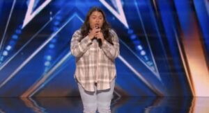 ¡La voz de esta niña sorprendió a todos! El jurado, al escucharla, se levantó de inmediato y no sabía qué decir a continuación. ¡Hay que verlo!
