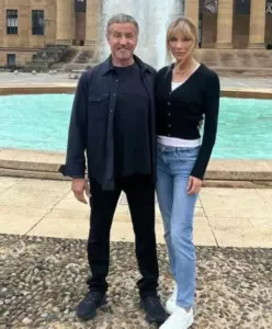 "Fiel a ella durante 27 años. ¡Sylvester Stallone, de 77 años, mostró a su esposa, que es 21 años más joven que él!"
