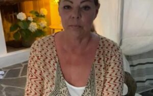 ¿Cómo luce Sandra, la "reina del disco" de 61 años, que decidió envejecer de manera natural?
