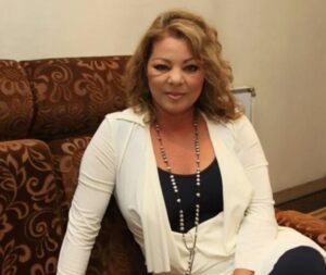 ¿Cómo luce Sandra, la "reina del disco" de 61 años, que decidió envejecer de manera natural?