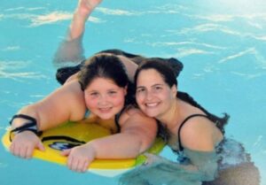 «De las burlas por su peso a una transformación asombrosa: ¡mira cómo luce ahora esta niña de 9 años!»