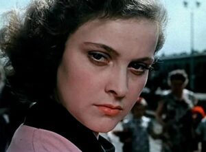 Los años la han convertido en una pensionista común, pero en su momento fue un ícono de belleza y el sueño de todos los hombres.
