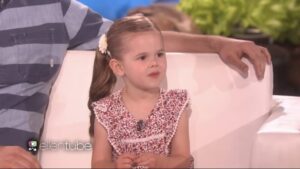 ¡Es realmente emocional cuando los niños muestran talentos excepcionales a una edad tan temprana! ¡Esta niña de dos años sorprendió a todos con su voz angelical!