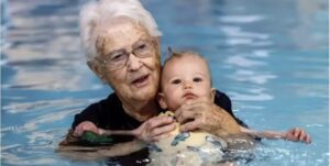 "¿Saben por qué esta abuela de 102 años merece respeto?"