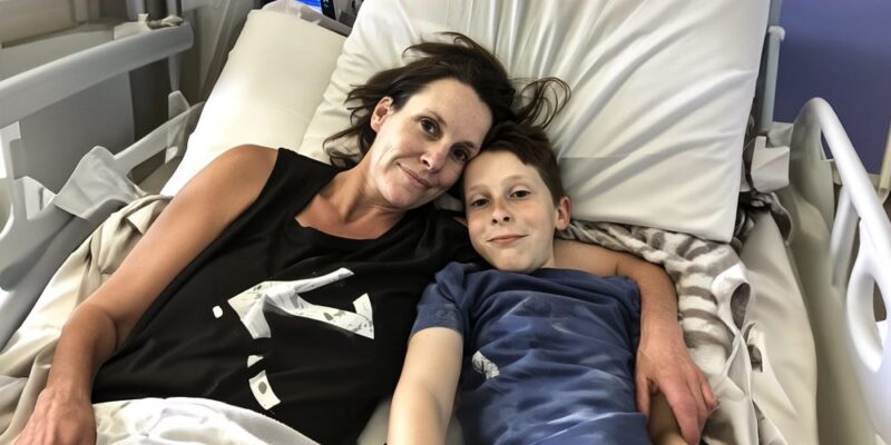 Después de 23 años de cuidado inquebrantable para su hijo paralizado, una anciana siguió sus instintos e instaló una cámara en su casa