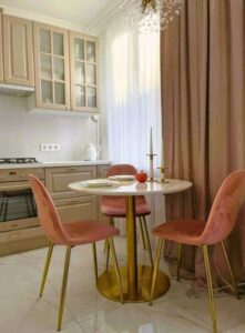 ¡Vaya, simplemente impresionante... Una chica convirtió su viejo apartamento en la casa de sus sueños! ¡Tienes que verlo!