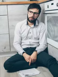 Mantuve en secreto mi capacidad de hablar su idioma ante la familia de mi esposo, pero eso me ayudó a descubrir un hecho sorprendente sobre mi hijo.