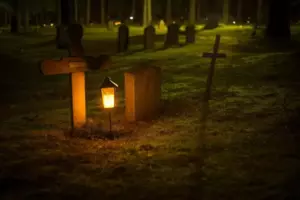 La historia del día trata sobre cómo le escribí a mi hijo todos los días desde un hogar de ancianos sin recibir respuesta, hasta que alguien vino a recogerme