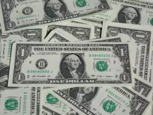 Historia del Día: Niño Inicia Negocio con los Últimos $13 de su Madre y Luego se Muda de un Pequeño y Viejo Remolque a una Casa de $2 Millones
