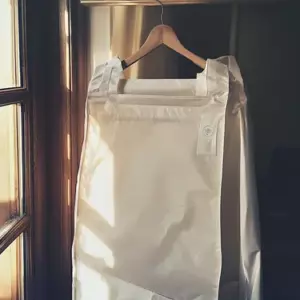 Mi prima cosió intencionalmente mi vestido de novia dos tallas más pequeño. Se sorprendió cuando vio lo que hice con él