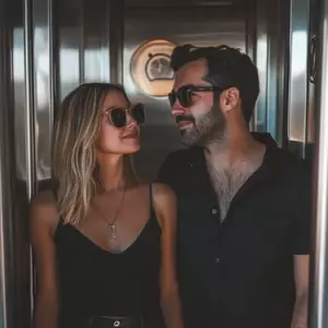 Una pareja con derecho a todo en un crucero nos dijo que no merecíamos estar en la misma cubierta con gente "normal" – No lo dejé pasar