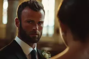 Mi prometida usó un vestido negro en nuestra boda. Cuando descubrí su motivo, mi vida nunca volvió a ser la misma