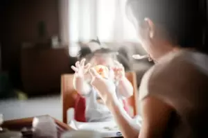 "Este no es el bebé que esperábamos," exclamaron mi hermana y su esposo al ver al bebé para el que había sido madre subrogada.