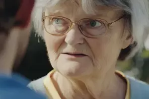 3 rührende Stories von Kindern, die älteren Menschen helfen, egal was passiert