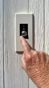 Cuando la abuela vio el suéter que había tejido para su nieta, decidió que era el momento de tener una conversación sobre la gratitud. La historia de hoy.