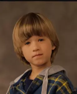 Esta estrella infantil "angelical" pasó desapercibida: luce "irreconocible" y se dejó crecer la barba para esconderse del público