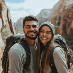 Publiqué una foto de mi pareja y yo en Facebook por primera vez y de inmediato recibí un mensaje: “Debes huir de él. Ahora”.
