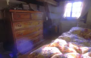 Abuelo prohíbe a cualquiera tocar su viejo colchón, niña encuentra allí un escondite tras su muerte – Historia del día