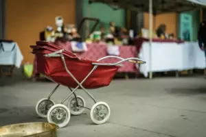 *Historia de hoy: Madre vende su coche viejo para alimentar a sus cuatro hijos y al día siguiente lo recibe de vuelta en su umbral con una carta dentro.