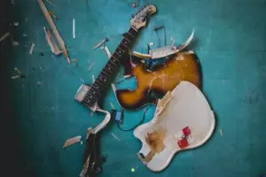 Me aseguré de que mi hermana aprendiera la lección cuando rompió la guitarra de mi hijo, ya que su hijo no podía tocarla.