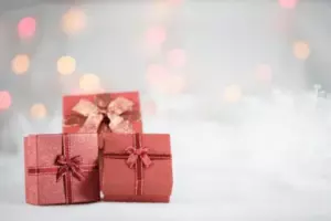 Mi hija de 7 años se negó a abrir sus regalos de Navidad y dijo: “El abuelo me dijo la verdad sobre mamá”
