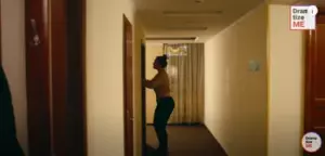 Un marido engaña a su esposa con su secretaria y el karma se lo devuelve